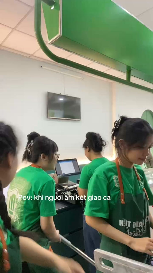 Chill cùng Kem Tràng Tiền giữa lòng phố thị
